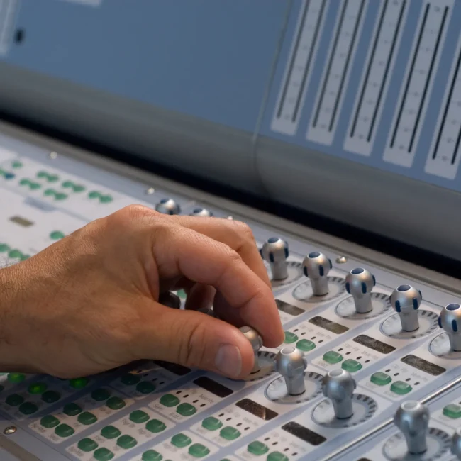 How to Learn Live Audio Mixing in Delhi